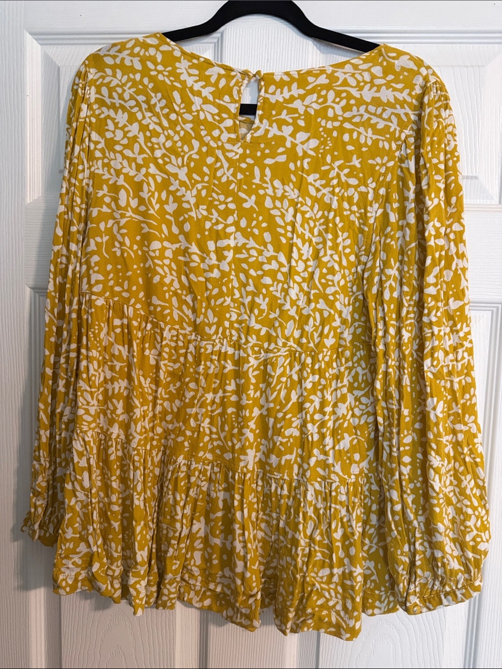 Time and Tru Yellow and White Floral Peplum Tunic - Picture 5 of 6